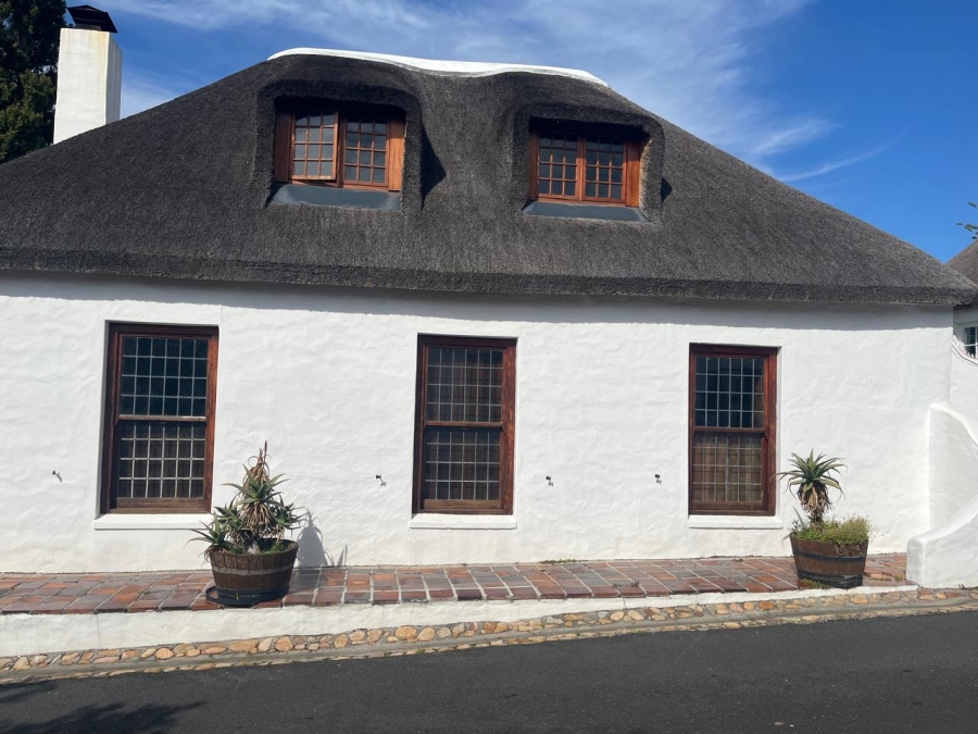 To Let 3 Bedroom Property for Rent in Wynberg Upper Western Cape